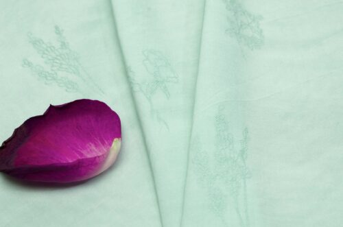 linenschinaD18007 (23) 48% Rose 52% Filament 132g/m² - Clover Jacquard Fabric - Floral Scented Dress Material #D18007