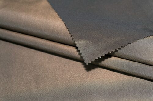 微信图片_20251103144134 K18003# Japanese Iridescent Trench Coat Fabric | 100% Polyester | 150cm | 78g/m² | Lightweight, Windproof, Shiny Finish